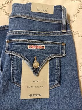 Hudson Jeans - Beth Mid-Rise Baby Boot